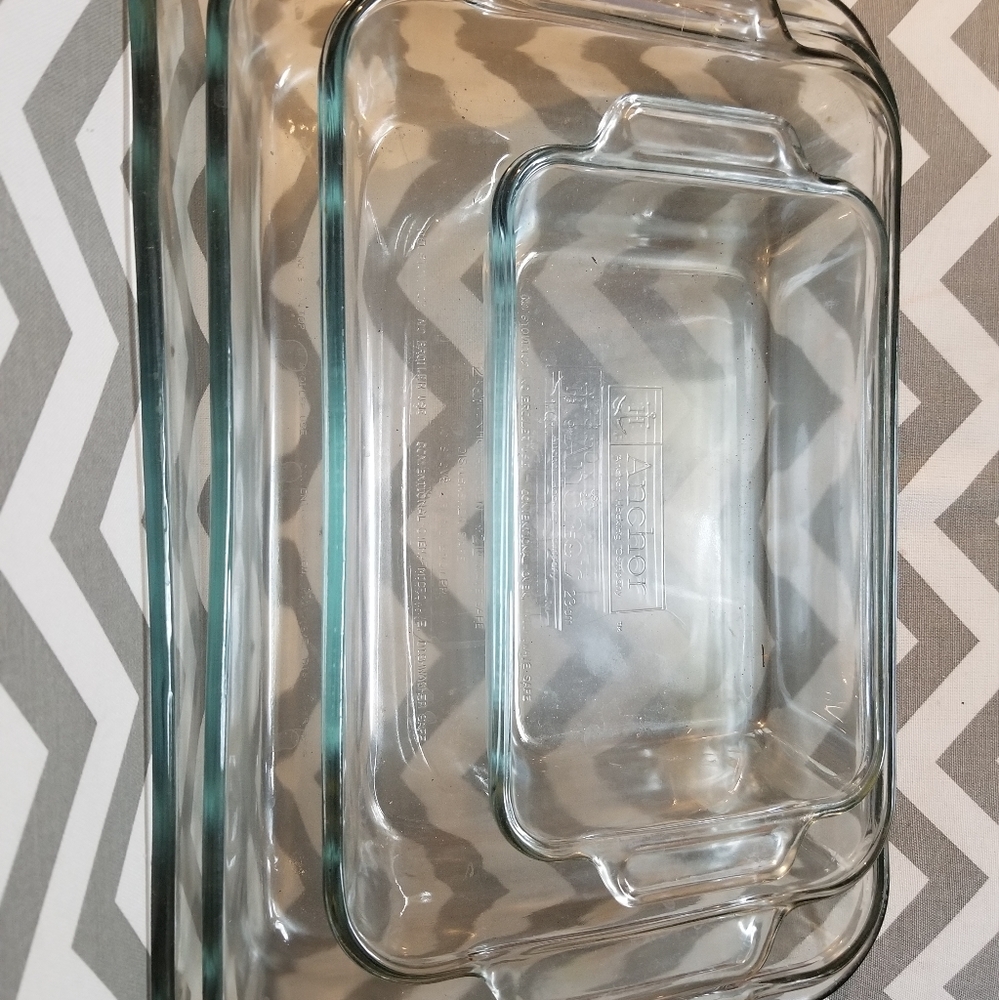 4pc set, Anchor Hocking company bakeware